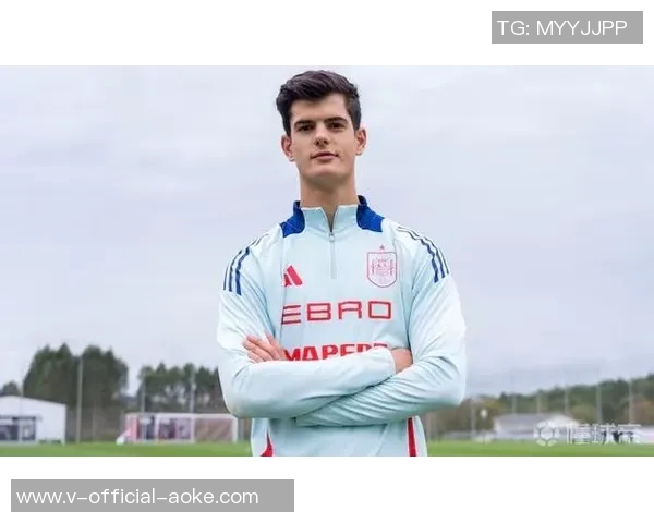 佩杜拉:科莫会在冬窗拒绝对帕斯的报价,球员明夏回皇马 佩杜拉:科莫会在冬窗拒绝对帕斯的报价,球员明夏回皇马